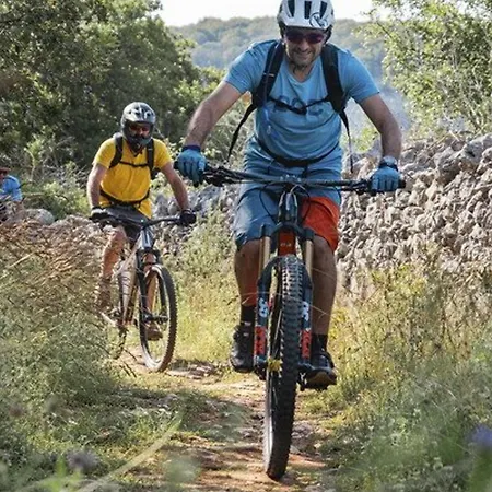 En Pleine Nature Pour 4 Pers., Grande Terrasse Et Jardin - Fr-1-828-10