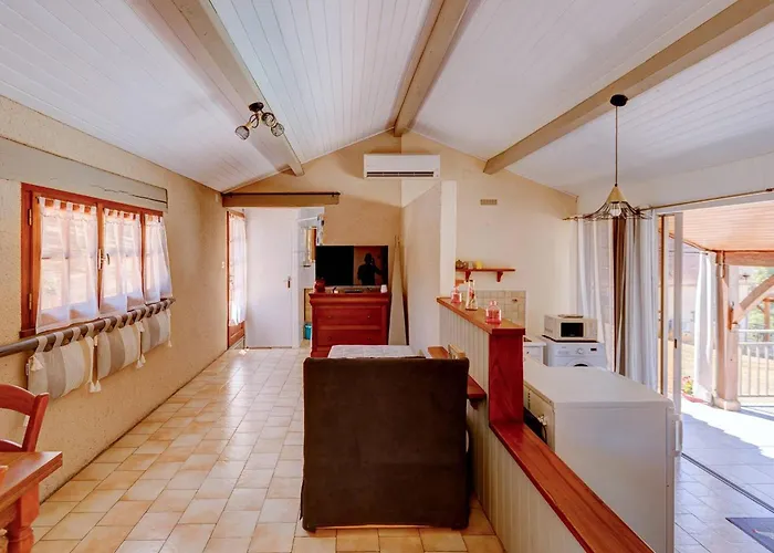 En Pleine Nature Pour 4 Pers., Grande Terrasse Et Jardin - Fr-1-828-10 펜션 구르동-앙-케르시